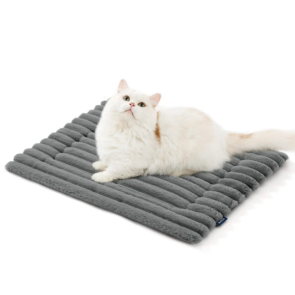 Liora™ Self-Warming Pet Bed